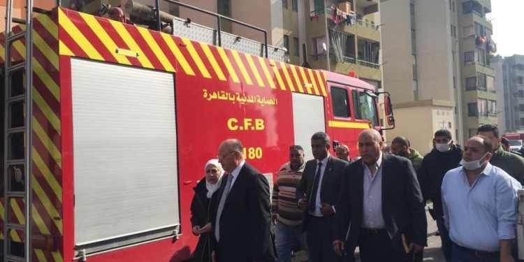 محافظ القاهرة يتابع إطفاء حريق مركز التدريب المهنى للصناعات النسيجية