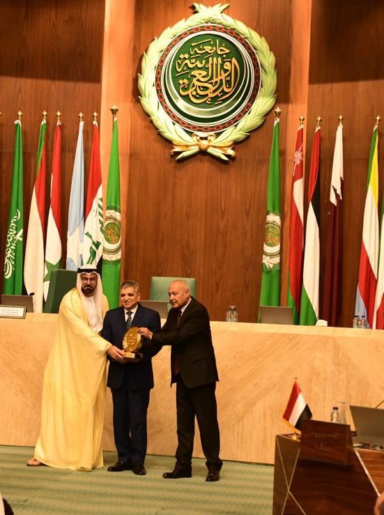 هيئة قناة السويس تحصل على جائزة أفضل هيئة ومؤسسة عربية خلال عام 2022 2
