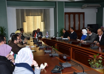 إجتماع نائب رئيس جامعة المنصورة لشئون خدمة المجتمع وتنمية البيئة مع فريق الأمن القومي 4