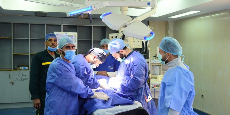 قسم جراحة الأطفال بمستشفى سوهاج الجامعي يجري 64 عملية دقيقه