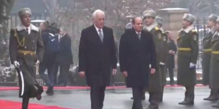 مراسم استقبال الرئيس السيسي في القصر الرئاسي بأرمينيا