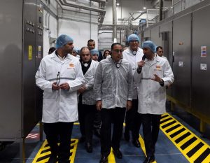 رئيس الوزراء يتفقَّد خط إنتاج جديد لشركة "شيبسي" للصناعات الغذائية | صور 2