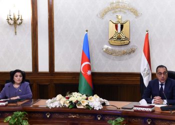 مدبولي يبحث فرص الاستثمار في مشروعات اقتصادية لقناة السويس مع رئيسة برلمان أذربيجان