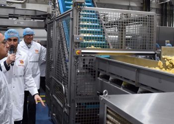 رئيس الوزراء يتفقَّد خط إنتاج جديد لشركة "شيبسي" للصناعات الغذائية | صور 4