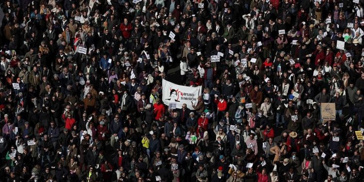 المظاهرات تجتاح مدريد احتجاجا على تدهور نظام الصحة العامة 1