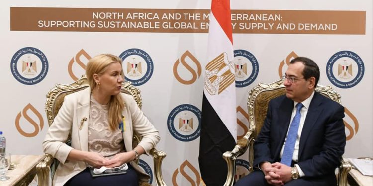 مفوضة الطاقة والمناخ بالاتحاد الأوروبي: لدينا علاقات وثيقة مع مصر تتميز بالعمق والتفاهم 1