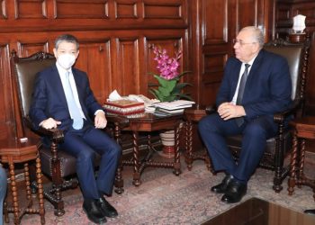 القصير يلتقي بالسفير الصيني بالقاهرة لبحث آفاق التعاون المشترك