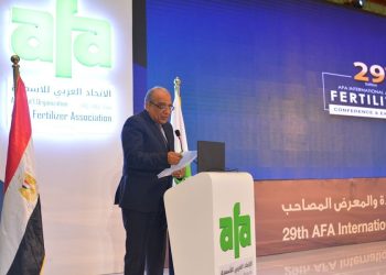 وزير قطاع الأعمال: الأسمدة في المركز الثاني للصادرات المصرية بقيمة 2.7 مليار دولار