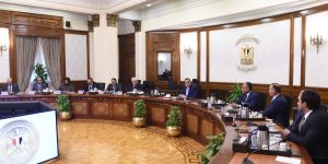 رئيس الوزراء يعقد اجتماعاً لاستعراض مشروع "تصنيع سيارة كهربائية مصرية" 6