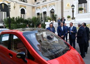 رئيس الوزراء يعقد اجتماعاً لاستعراض مشروع "تصنيع سيارة كهربائية مصرية" 7