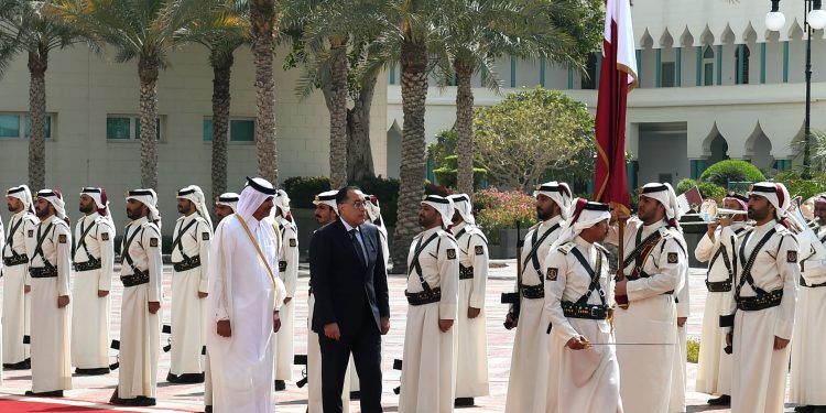 مراسم استقبال رسمية لرئيس مجلس الوزراء لدى وصوله الديوان الأميري لدولة قطر