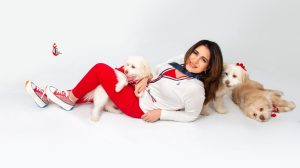 ميرنا وليد تشعل السوشيال ميديا بالاحتفال بعيد الحب مع كلابها (صور) 6