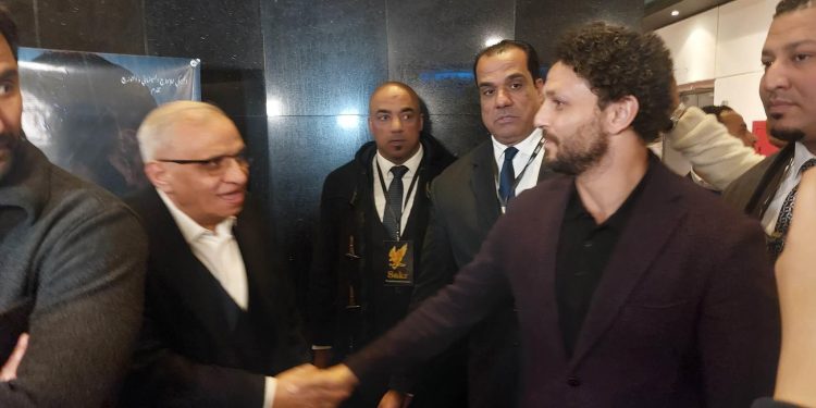 حسام غالي ومحمد فضل يحضران العرض الخاص لفيلم كريم فهمي "أنا لحبيبي" 1