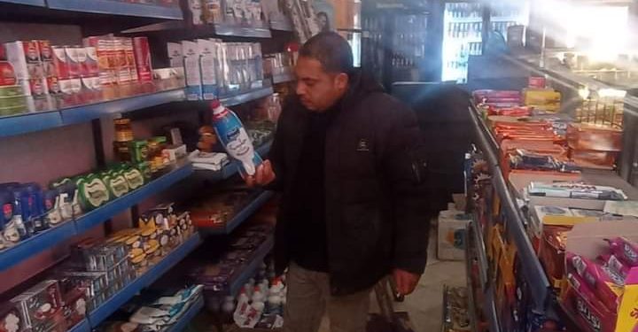 تحرير 11 محضرًا لمحلات مخالفة لعدم إعلان الأسعار والشهادات الصحية بـ الإسكندرية