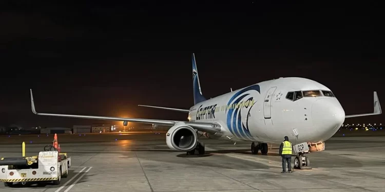 مصر للطيران تتسلم طائرة جديدة من طراز بوينج B737-800SF 1
