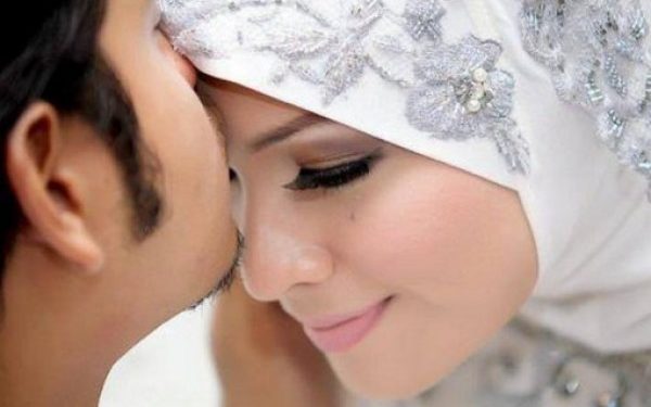 الرسول رخص القبلة في نهار رمضان.. داعية إسلامي يوضح 1