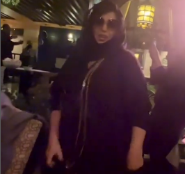 فيفي عبده تشعل السوشيال ميديا برقصها بالحجاب على أغنية خليجية (فيديو) 3