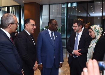 الرئيس السنغالى يلتقى ممثلى الشركات المصرية ويشيد بما تمتلكه من خبرات 1