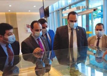 رئيس هيئة الرعاية الصحية يزور مدينة الشيخ شخبوط الطبية بدبي 3