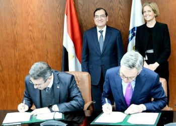 عاجل| اتفاقية لتنفيذ مشروعات إنتاج الأمونيا الخضراء من الهيدروجين الأخضر في مصر 1