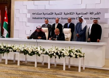 12 اتفاقية شهدها رئيس الحكومة الأردنية ووزراء الصناعة بمصر والامارات والاردن والبحرين 4