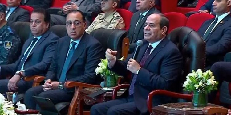 السيسي: مستعدون لتيسير كافة متطلبات المستثمرين المصريين وغير المصريين داخل الدولة