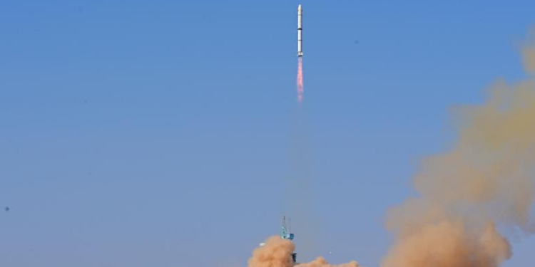 يحمل كاميرات عالية الدقة.. "وكالة الفضاء المصرية" تكشف منافع القمر حورس 1 1