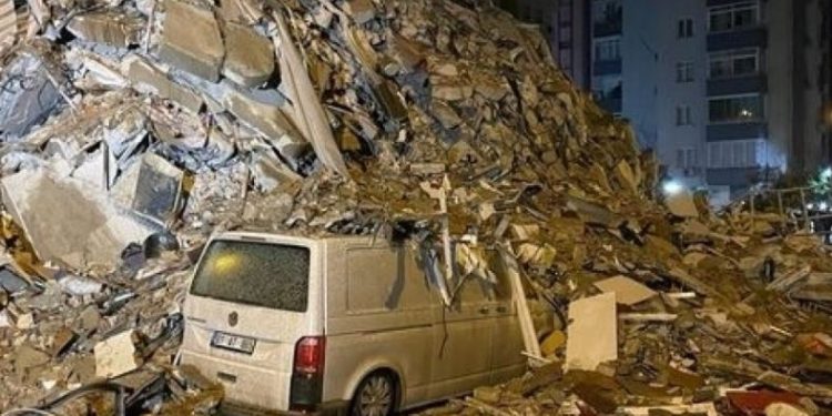 إدارة الكوارث التركية: 6445 شخصا تم إنقاذهم من تحت الأنقاض 1