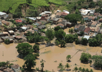 شاهد| مصرع 65 شخصا و30 مفقودا في فيضانات البرازيل 3