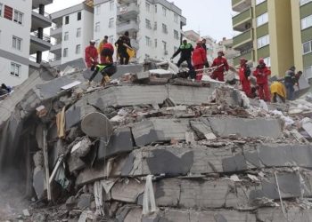 بريطانيا تنشر فرق الاستجابة للطوارئ بـ تركيا عقب الزلزال 6
