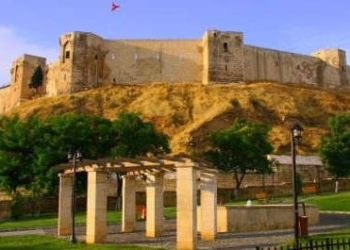 عمرها 2000 عام.. انهيار أجزاء بقلعة غازي عنتاب جراء زلزال تركيا 7