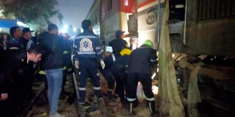الصحة: الدفع بـ20 سيارة إسعاف إلى موقع حادث قطار قليوب 1