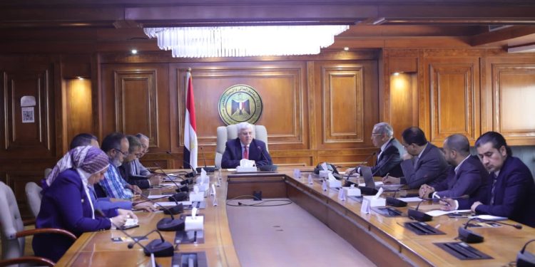وزير التعليم العالي يعلن موعد الانتهاء من تصنيع أول سيارة كهربائية مصرية