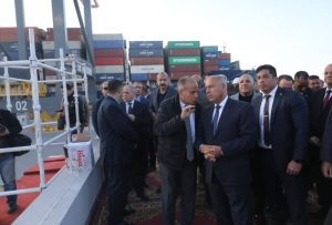 وزير النقل يشهد التشغيل التجريبي لمحطة تحيا مصر بميناء الإسكندرية 3