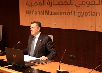 وزير السياحة والآثار يترأس اجتماع مجلس إدارة هيئة المتحف القومي للحضارة المصرية 4