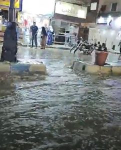 عاجل | أمطار غزيرة تضرب الإسماعيلية والشوارع تغرق 2