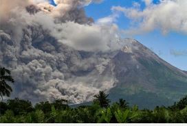 مشاهد مرعبة لثوران بركان ميرابي في إندونيسيا | صور 4