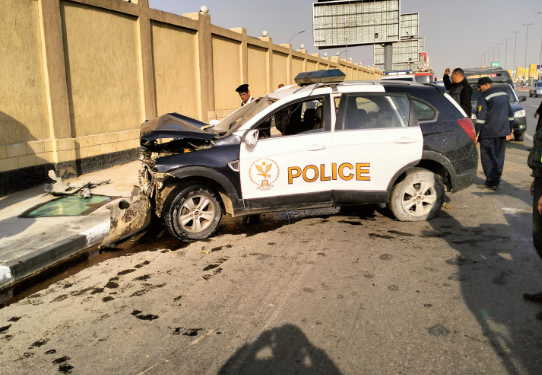 إصابة 3 أفراد شرطة في حادث تصادم بطريق السويس الصحراوي 1