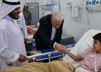 محافظ جنوب سيناء يتفقد مستشفى رأس سدر المركزي ويتابع الحالة الصحية لأسرة سعودية تعرضت لحادث 1