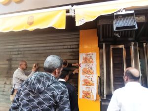 تفاصيل غلق وتشميع مطعم كرم الشام في حلوان (صور) 2