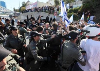إسرائيل تقيل ضابط احتياط احتج على الإصلاح القضائي 2