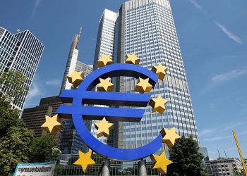 للسيطرة على التضخم.. المركزي الأوروبي يرفع سعر الفائدة 0.5 % 1