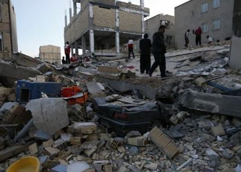 ارتفاع عدد ضحايا زلزال إيران إلى 165 مصابا 3
