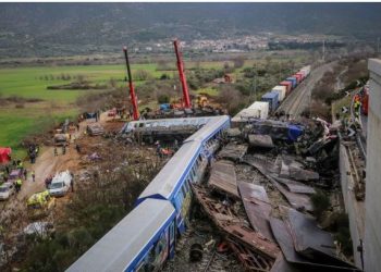 ارتفاع ضحايا حادث تصادم قطارى اليونان إلى 40 شخصا 5