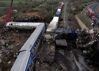 حادث تصادم قطاري اليونان