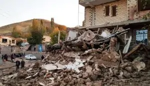 ارتفاع عدد ضحايا زلزال إيران إلى 165 مصابا 1