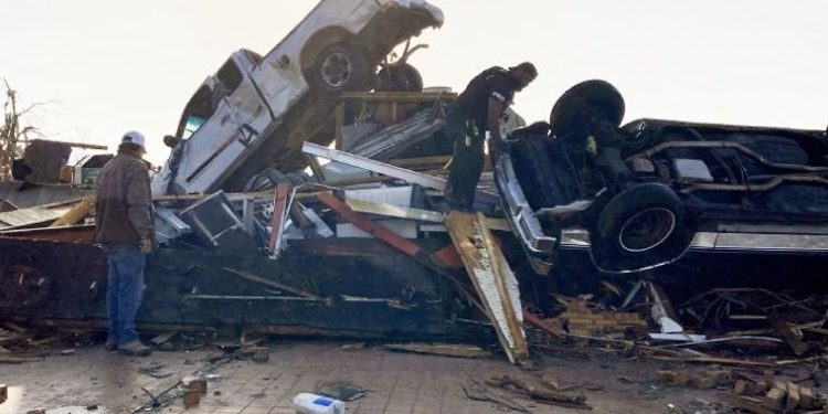 أمريكا.. ارتفاع عدد ضحايا العواصف في ولاية مسيسيبي إلى 25 شخصا 1