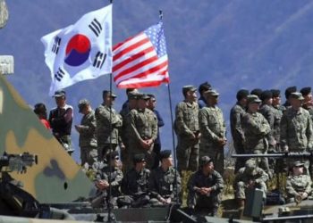 طبول الحرب.. مناورات عسكرية بين كوريا الجنوبية وأمريكا وبيونج يانج تستبق بتجربة صاروخين 1