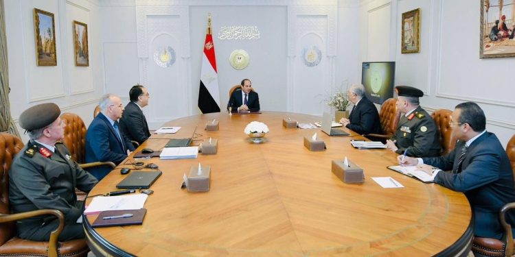 عاجل | الرئيس السيسي يتابع تطورات المشروعات القومية لاستصلاح الاراضي 1