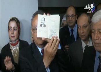 بعد استعادة جواز سفر الزعيم الراحل.. رقية السادات: الدولة حافظت على شرفه|فيديو 2